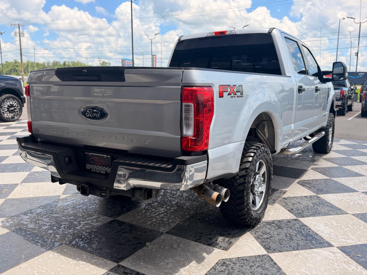 Ford F-250 SD XLT Crew Cab 4WD 2017