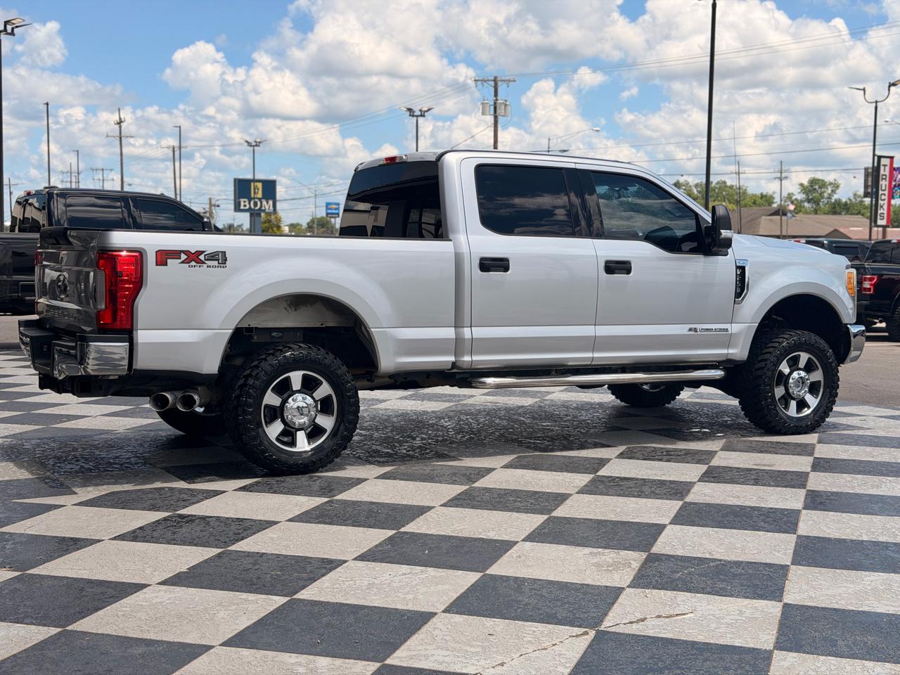 Ford F-250 SD XLT Crew Cab 4WD 2017