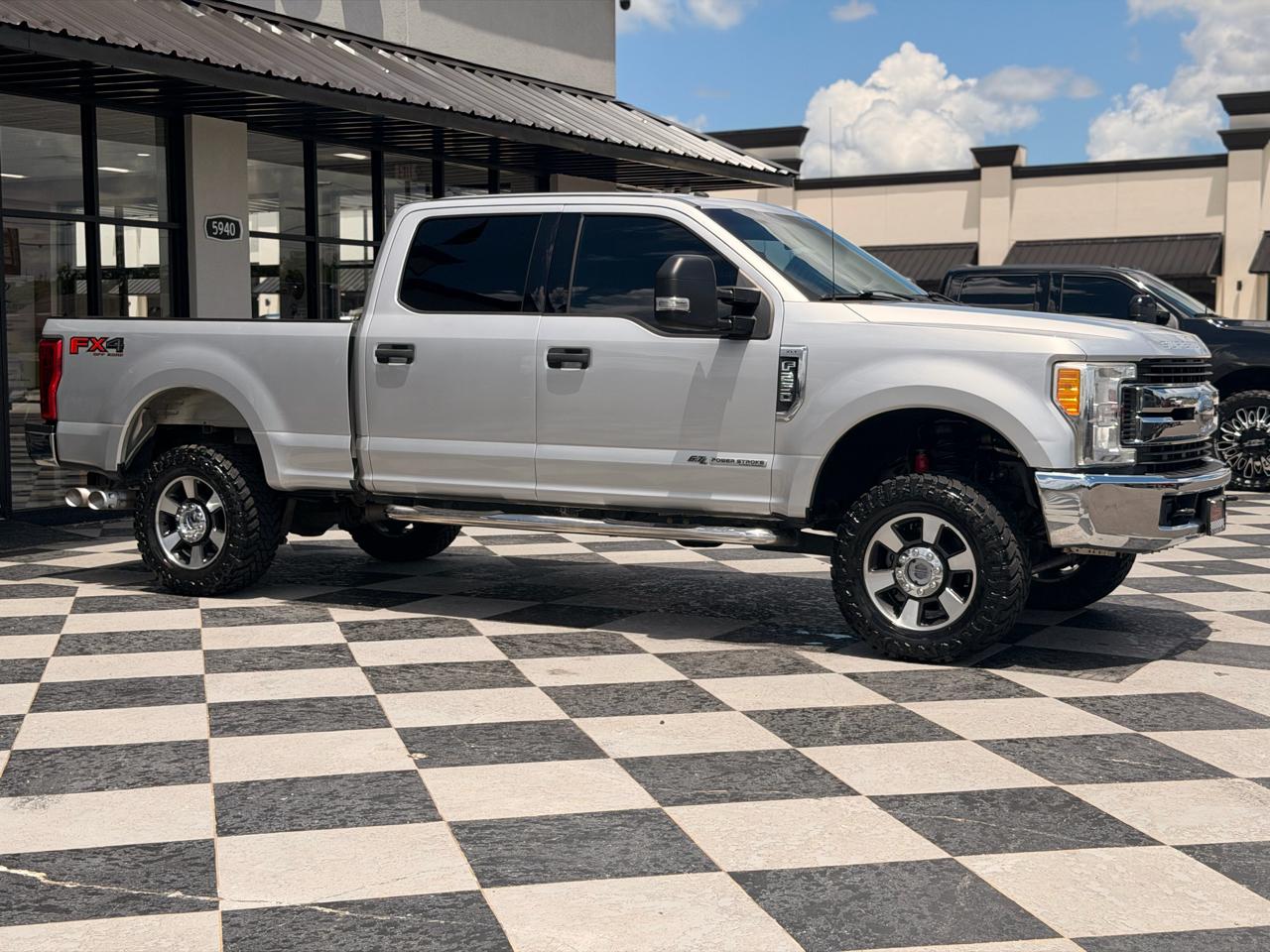 Ford F-250 SD XLT Crew Cab 4WD 2017