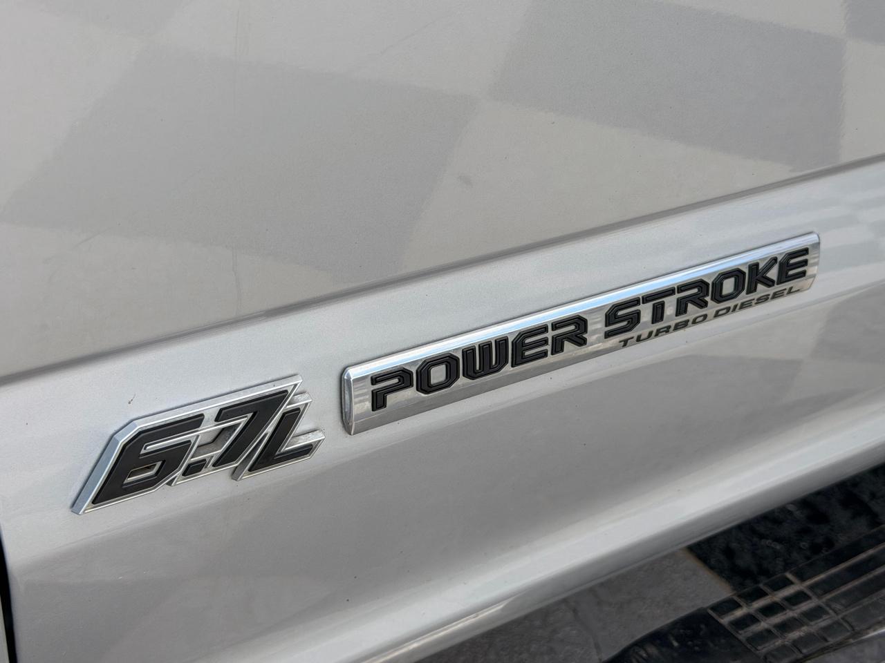 Ford F-250 SD XLT Crew Cab 4WD 2017