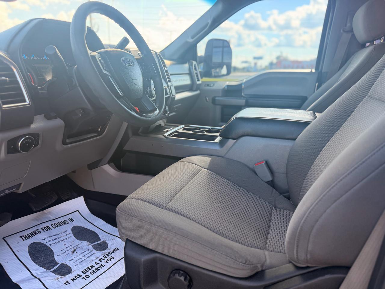 Ford F-250 SD XLT Crew Cab 4WD 2017