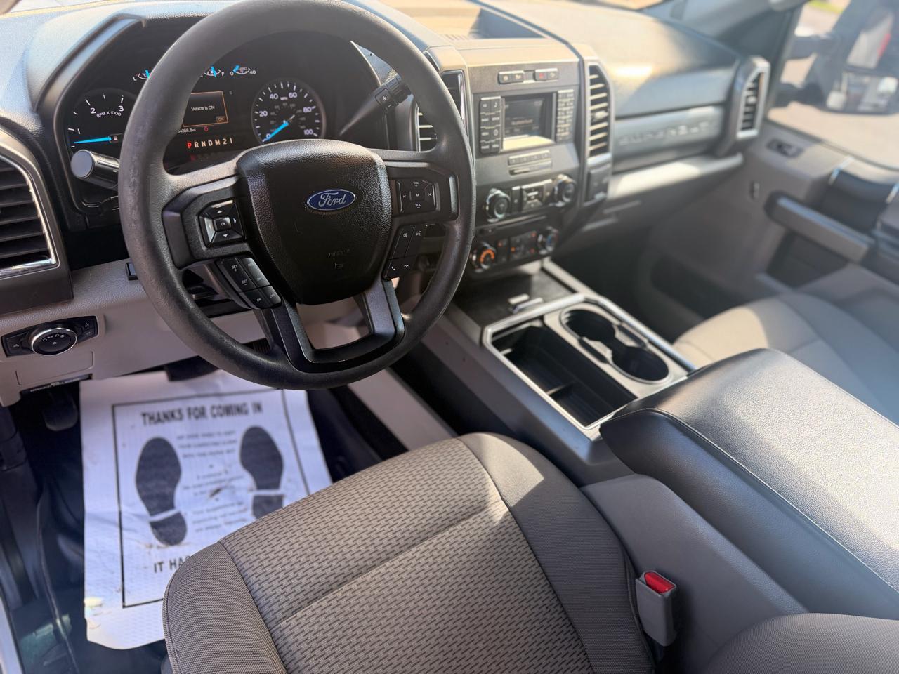 Ford F-250 SD XLT Crew Cab 4WD 2017