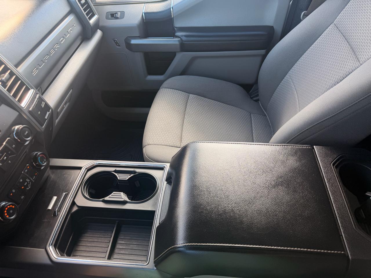 Ford F-250 SD XLT Crew Cab 4WD 2017