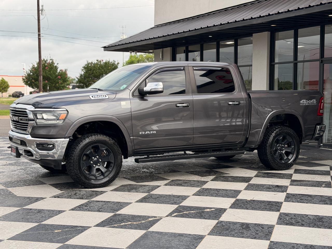 RAM 1500 Laramie Crew Cab SWB 4WD 2021