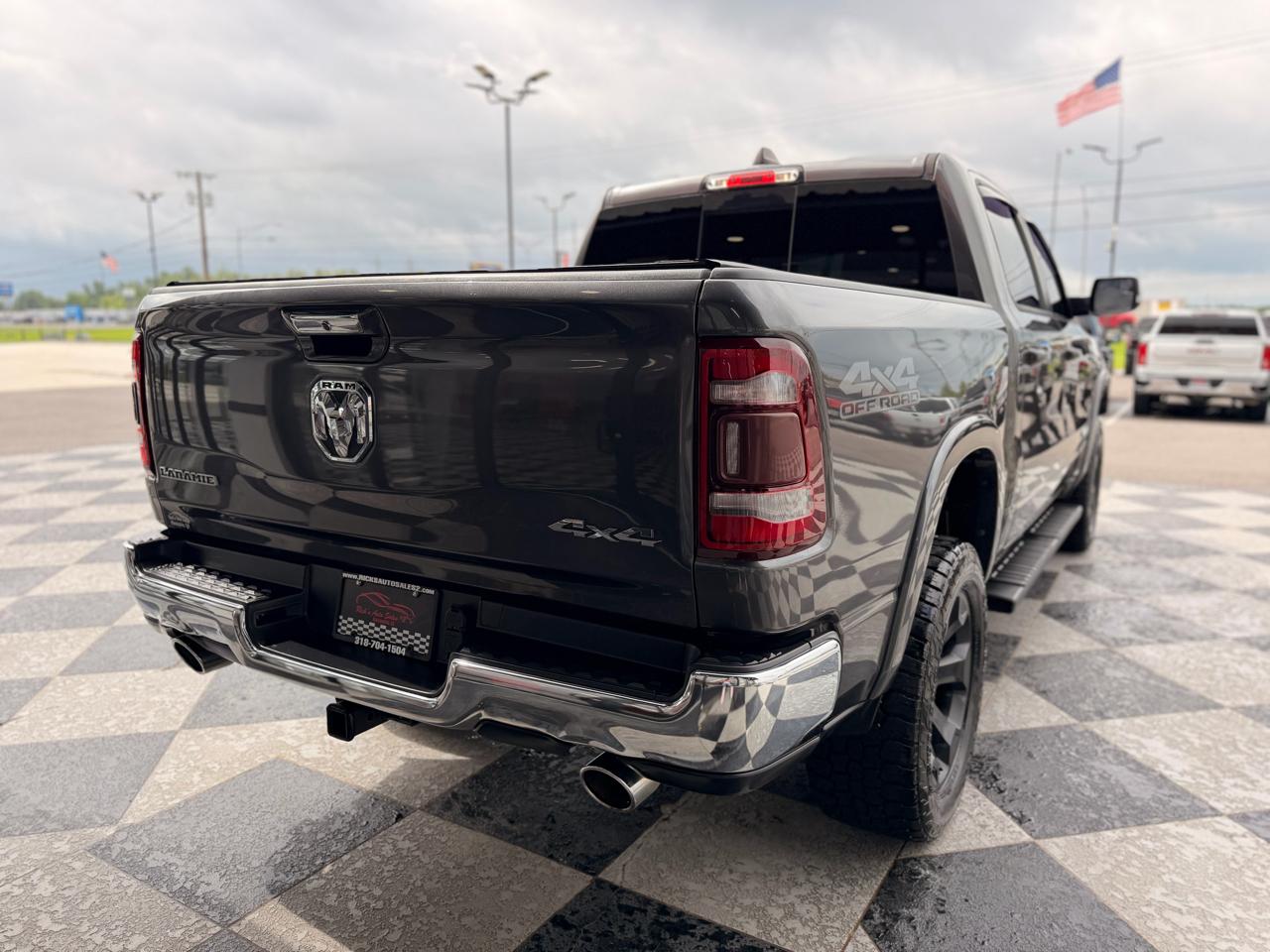 RAM 1500 Laramie Crew Cab SWB 4WD 2021