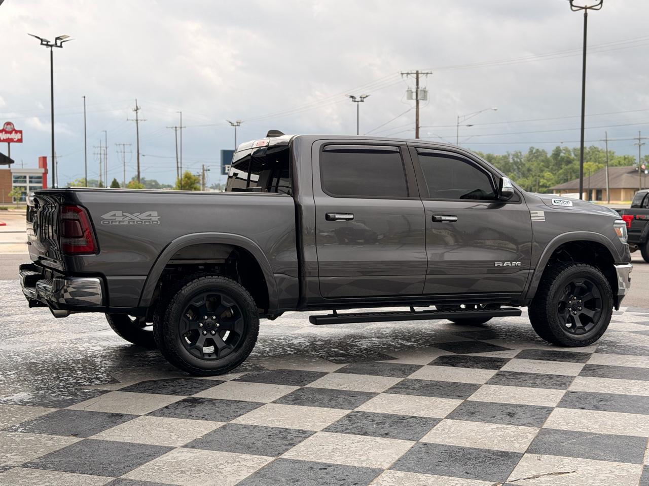 RAM 1500 Laramie Crew Cab SWB 4WD 2021