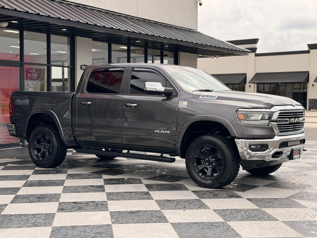 RAM 1500 Laramie Crew Cab SWB 4WD 2021