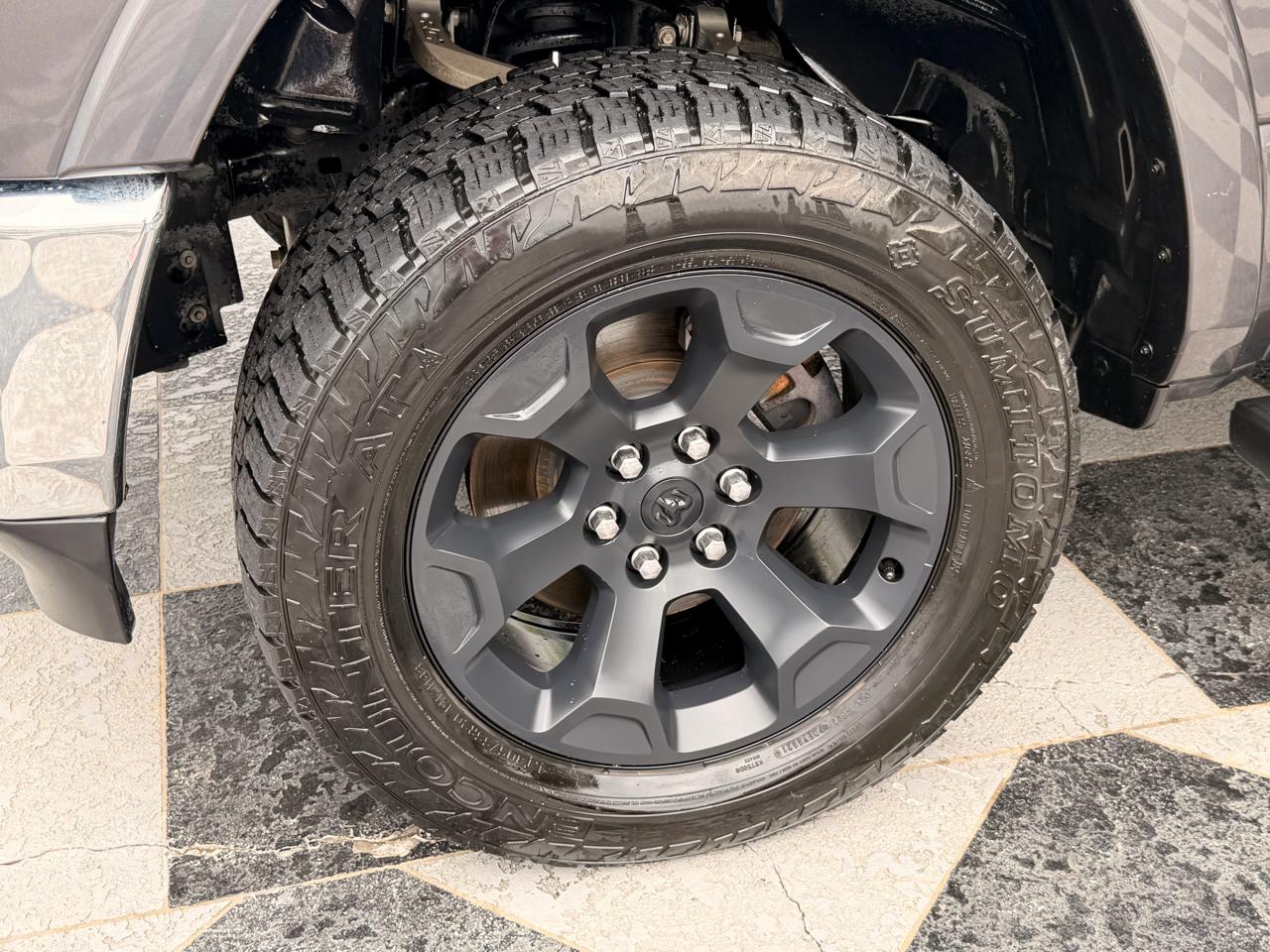 RAM 1500 Laramie Crew Cab SWB 4WD 2021