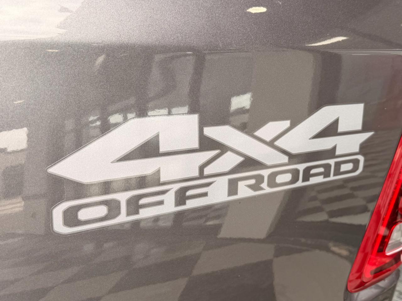 RAM 1500 Laramie Crew Cab SWB 4WD 2021