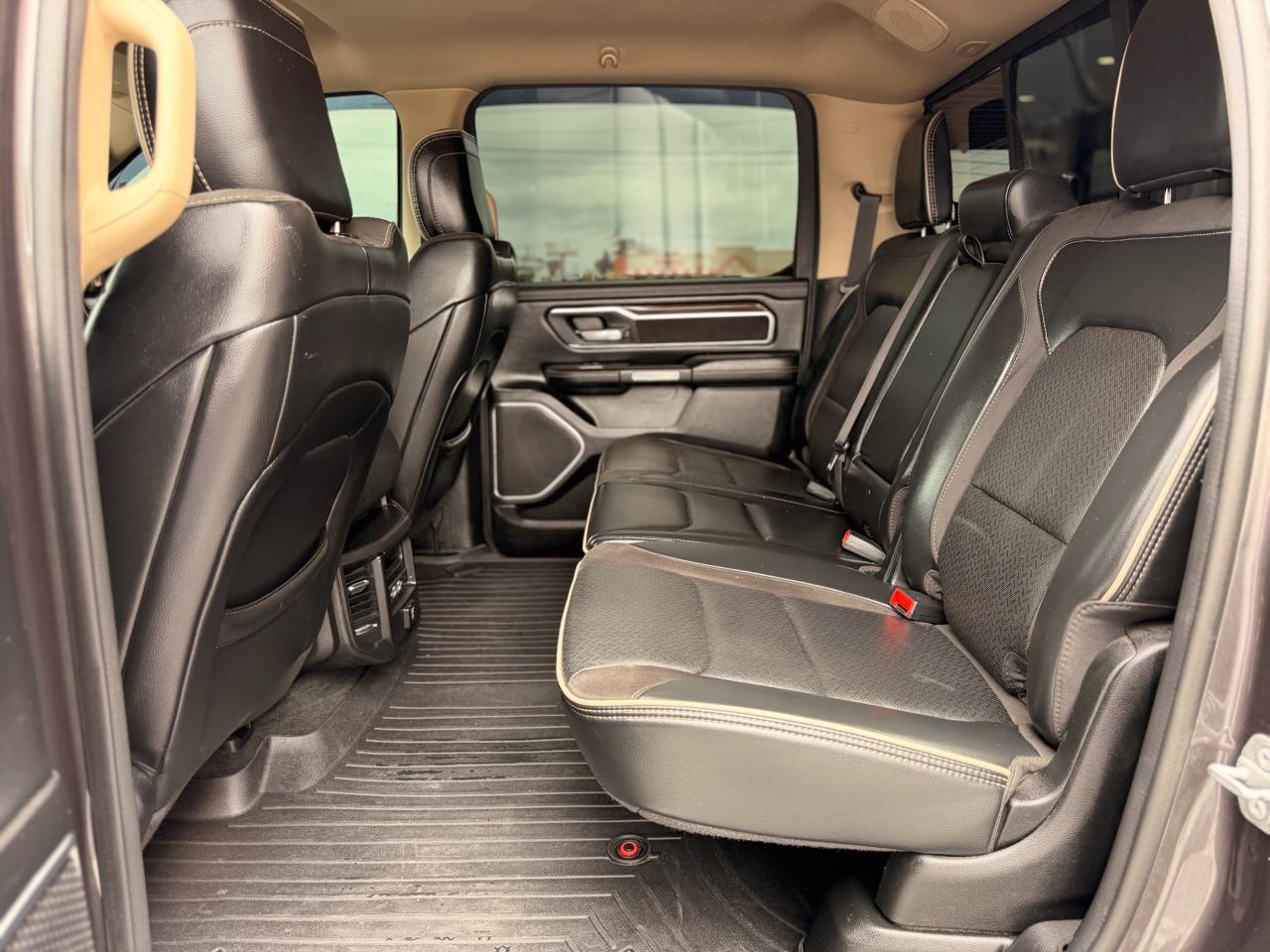 RAM 1500 Laramie Crew Cab SWB 4WD 2021