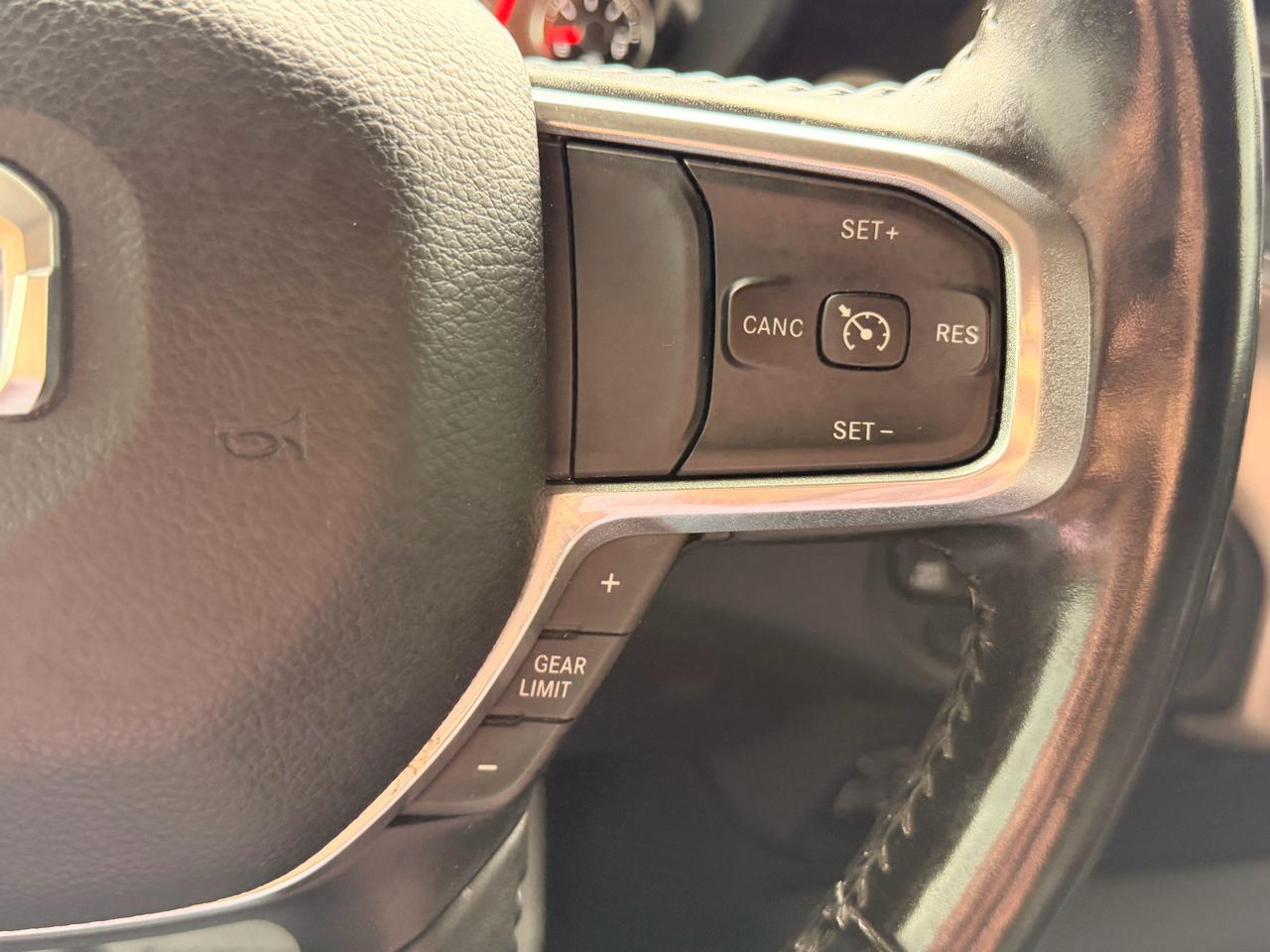 RAM 1500 Laramie Crew Cab SWB 4WD 2021