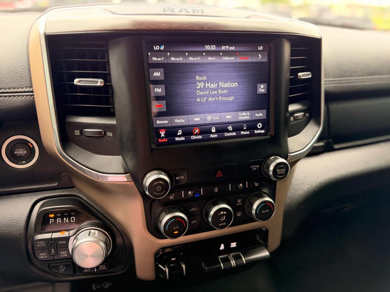 RAM 1500 Laramie Crew Cab SWB 4WD 2021