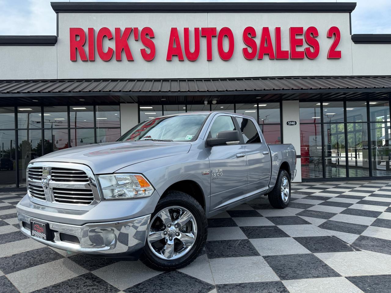 RAM 1500 Classic SLT Crew Cab SWB 2WD 2019