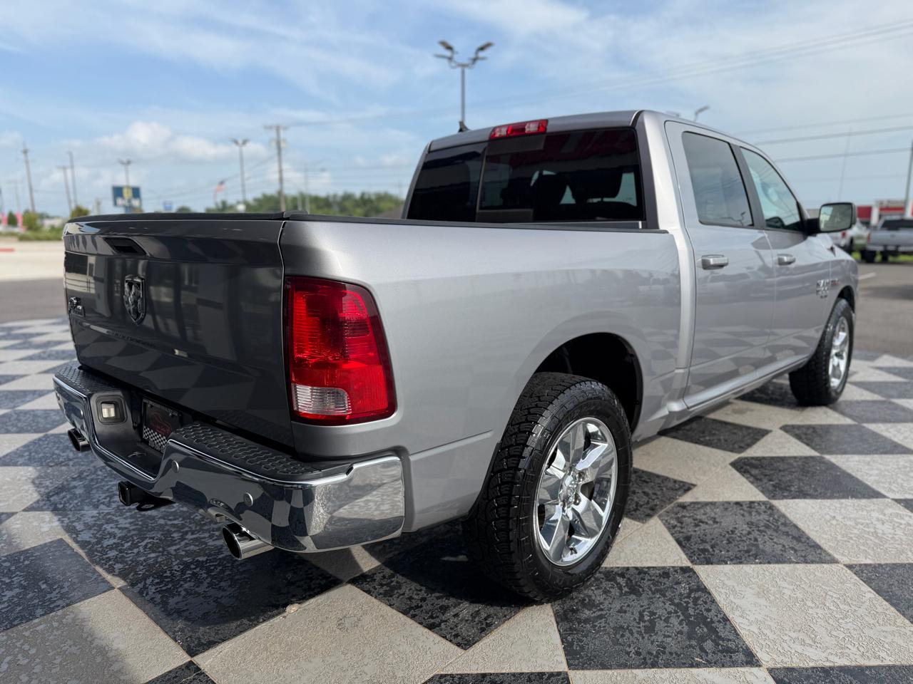 RAM 1500 Classic SLT Crew Cab SWB 2WD 2019