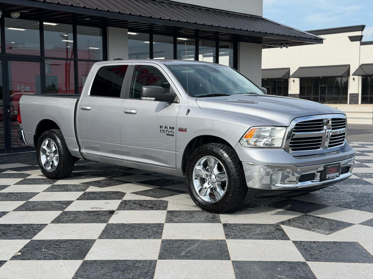 RAM 1500 Classic SLT Crew Cab SWB 2WD 2019