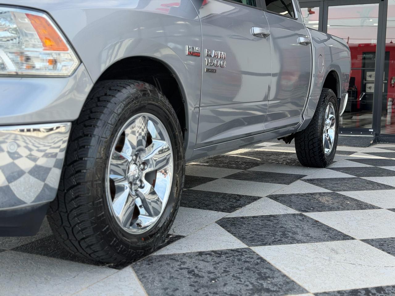 RAM 1500 Classic SLT Crew Cab SWB 2WD 2019