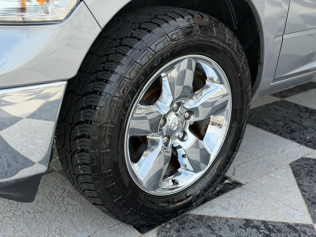 RAM 1500 Classic SLT Crew Cab SWB 2WD 2019
