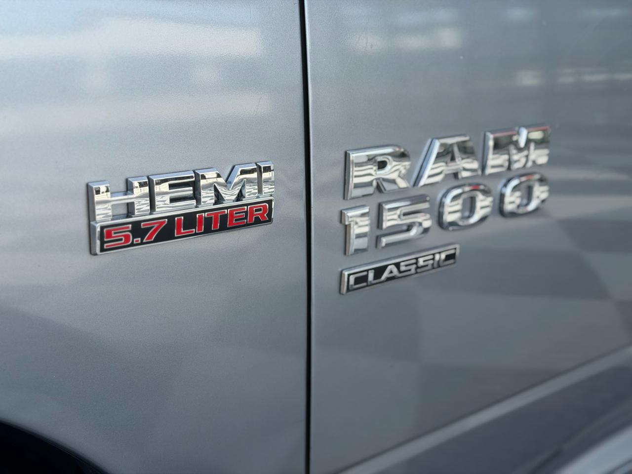 RAM 1500 Classic SLT Crew Cab SWB 2WD 2019