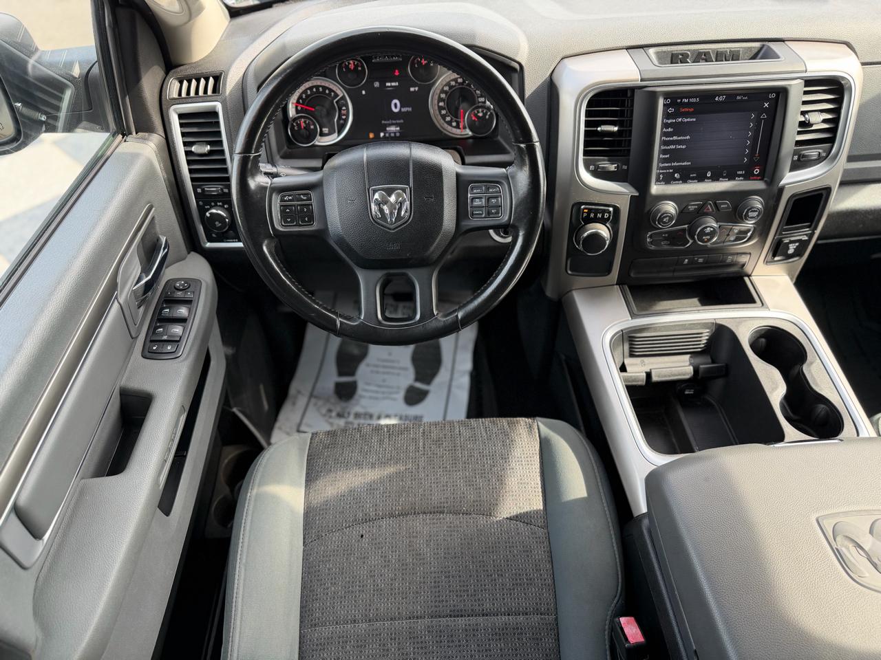 RAM 1500 Classic SLT Crew Cab SWB 2WD 2019