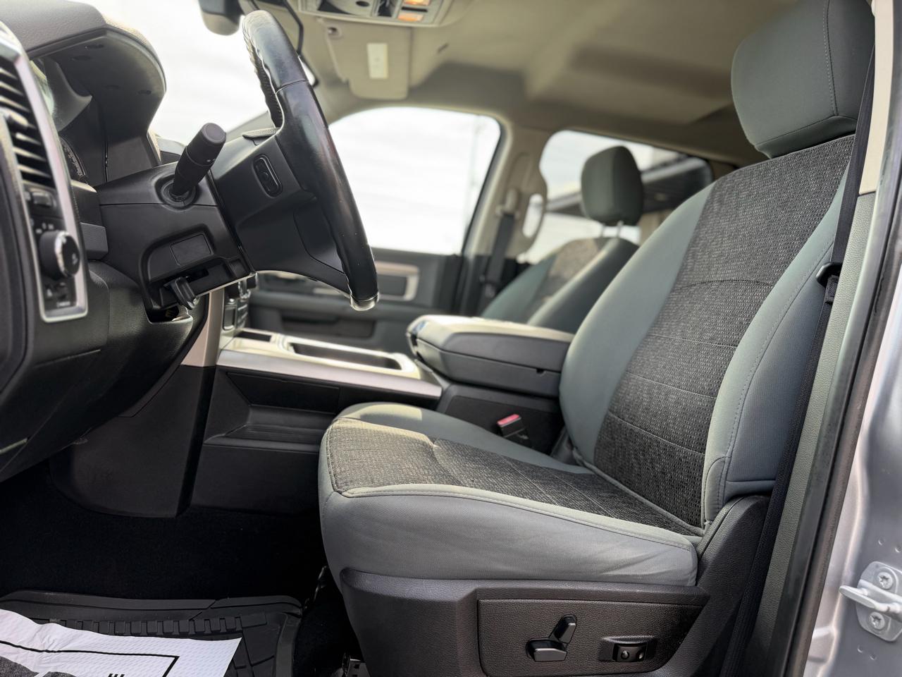 RAM 1500 Classic SLT Crew Cab SWB 2WD 2019
