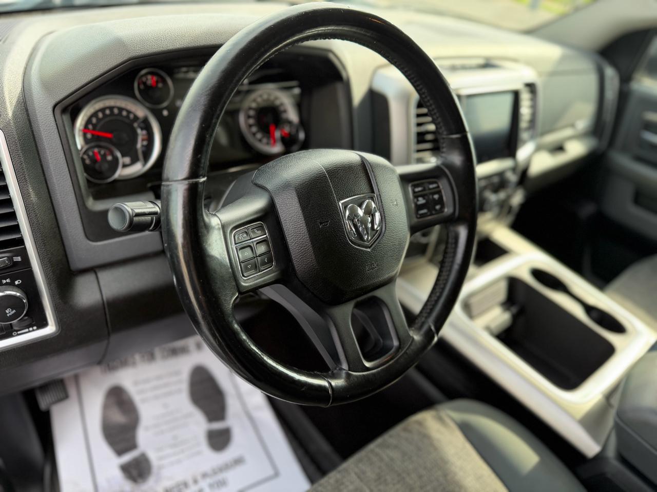 RAM 1500 Classic SLT Crew Cab SWB 2WD 2019