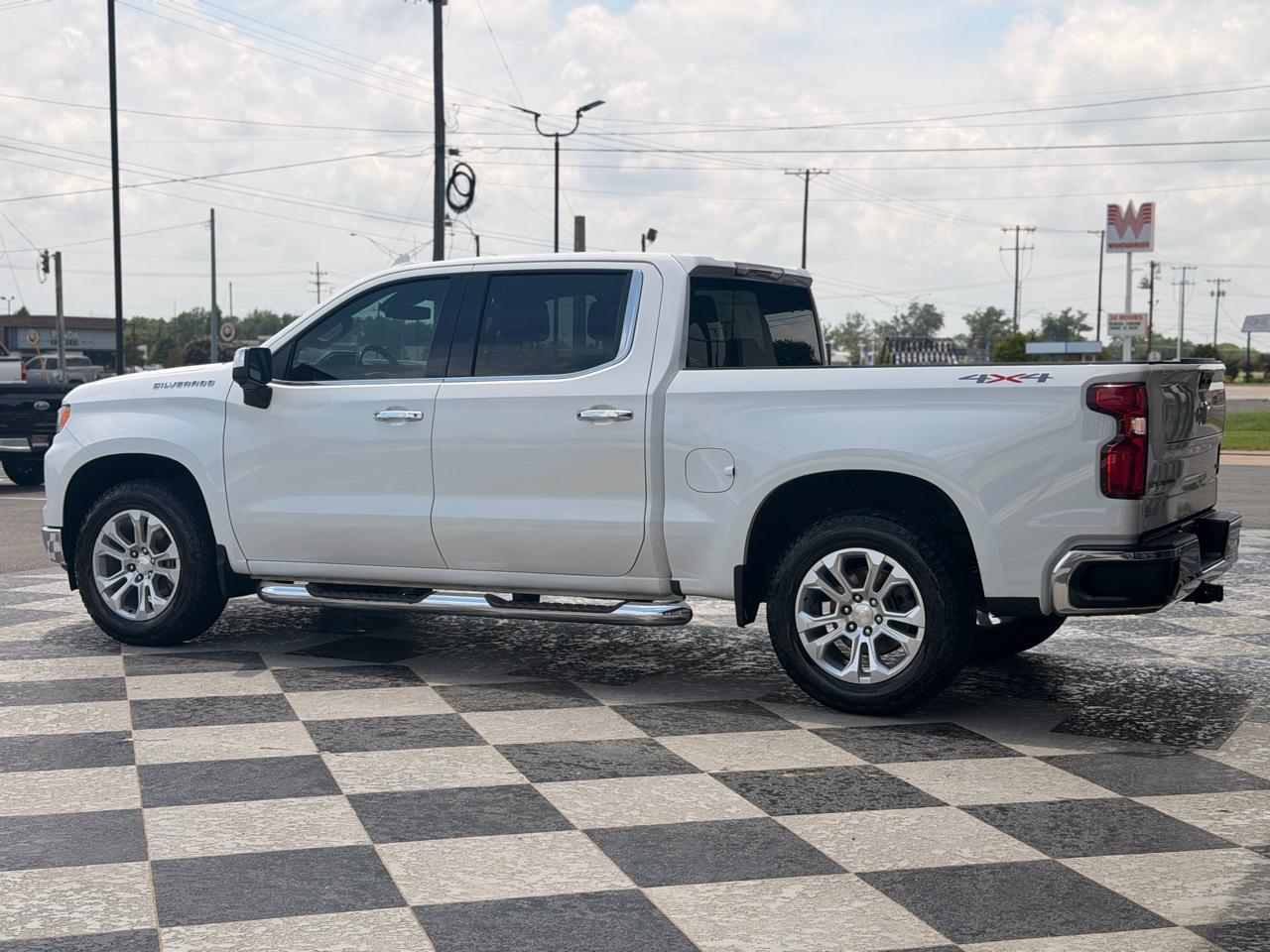 Chevrolet Silverado 1500 LTZ Crew Cab 4WD 2022