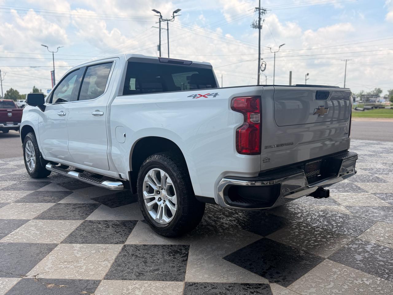Chevrolet Silverado 1500 LTZ Crew Cab 4WD 2022