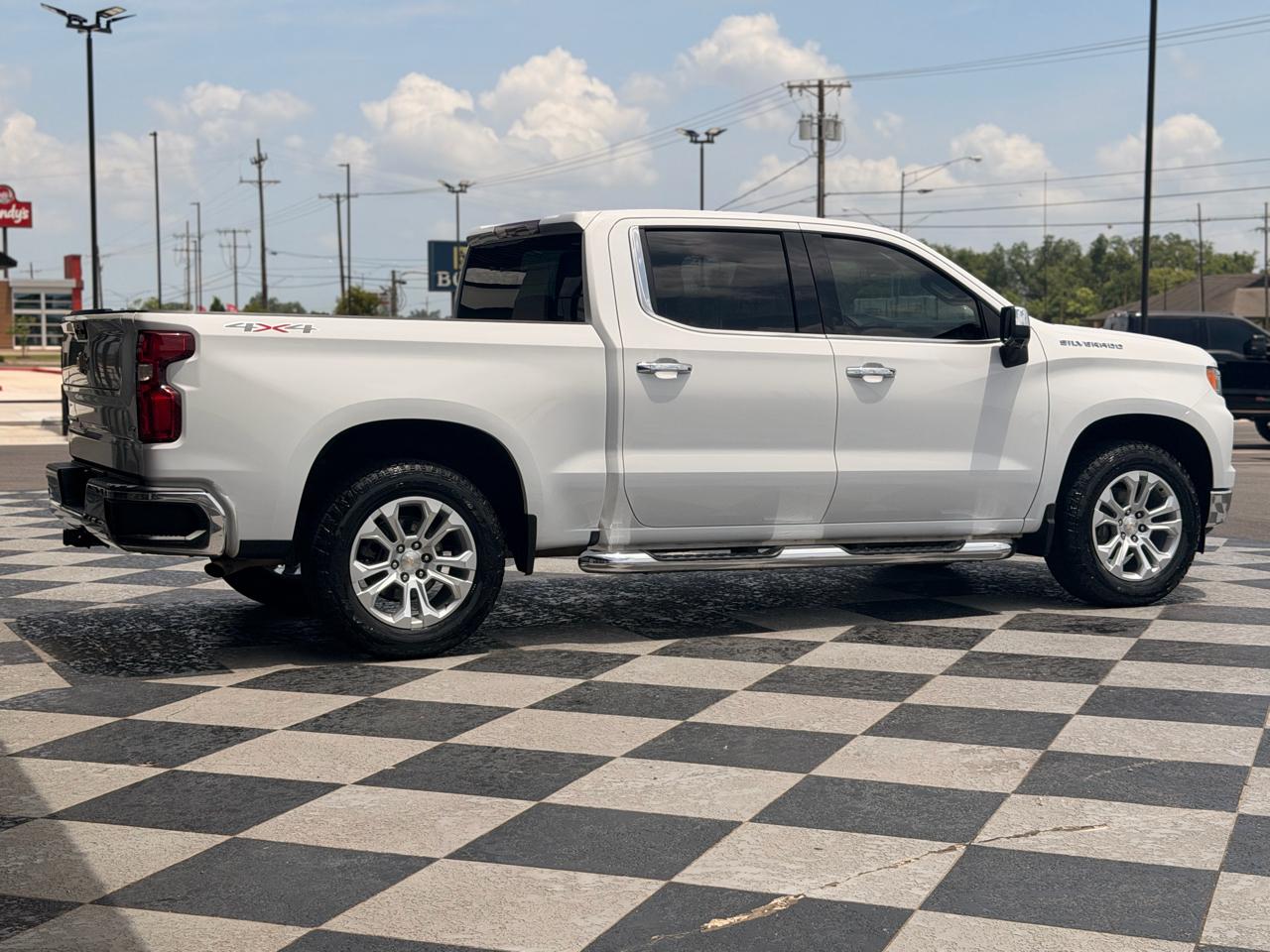 Chevrolet Silverado 1500 LTZ Crew Cab 4WD 2022