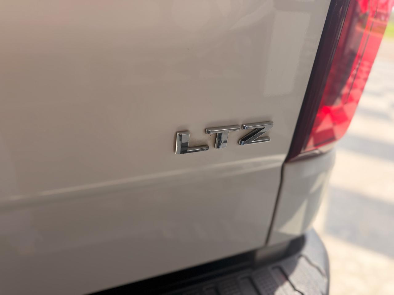 Chevrolet Silverado 1500 LTZ Crew Cab 4WD 2022