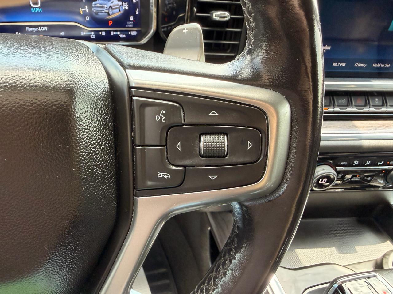 Chevrolet Silverado 1500 LTZ Crew Cab 4WD 2022