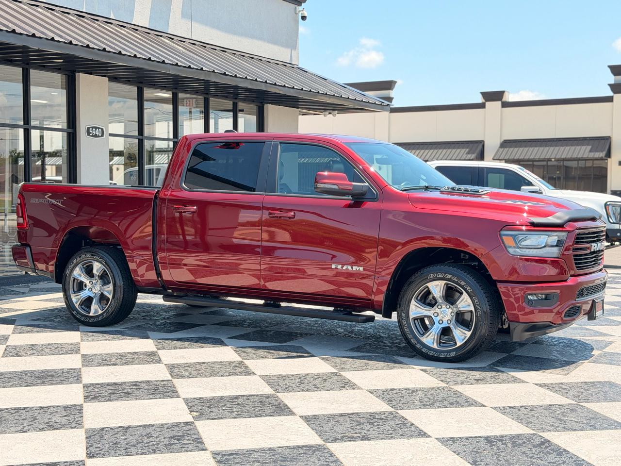 RAM 1500 Laramie Crew Cab SWB 4WD 2023