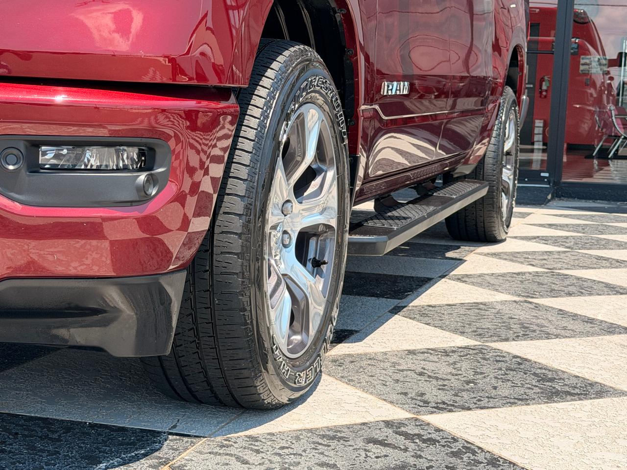 RAM 1500 Laramie Crew Cab SWB 4WD 2023
