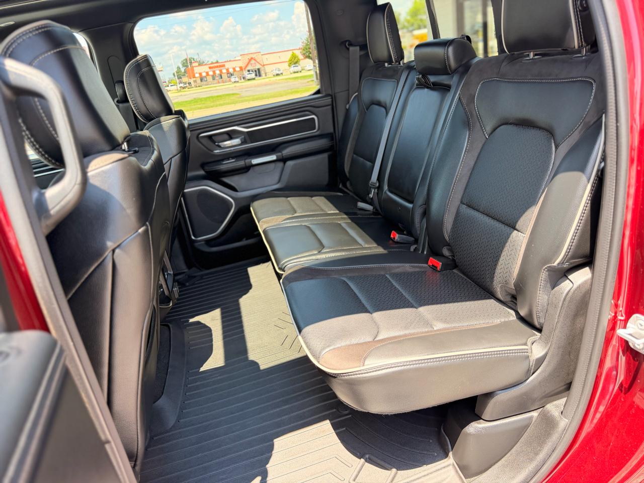 RAM 1500 Laramie Crew Cab SWB 4WD 2023
