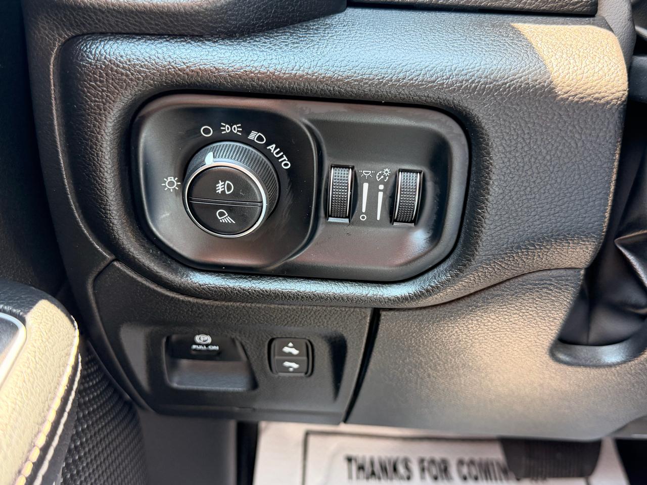 RAM 1500 Laramie Crew Cab SWB 4WD 2023
