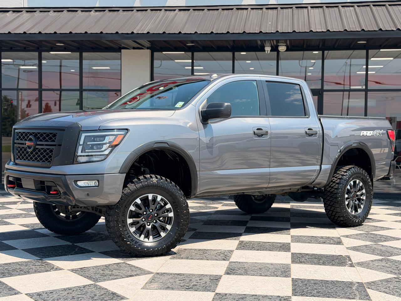 Nissan Titan Platinum Reserve Crew Cab 4WD 2021