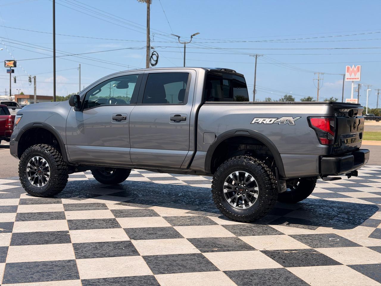 Nissan Titan Platinum Reserve Crew Cab 4WD 2021