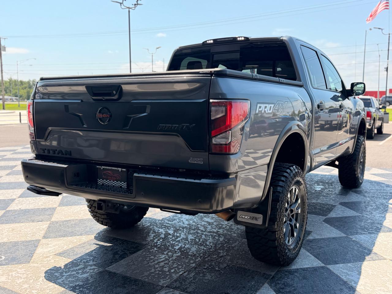 Nissan Titan Platinum Reserve Crew Cab 4WD 2021