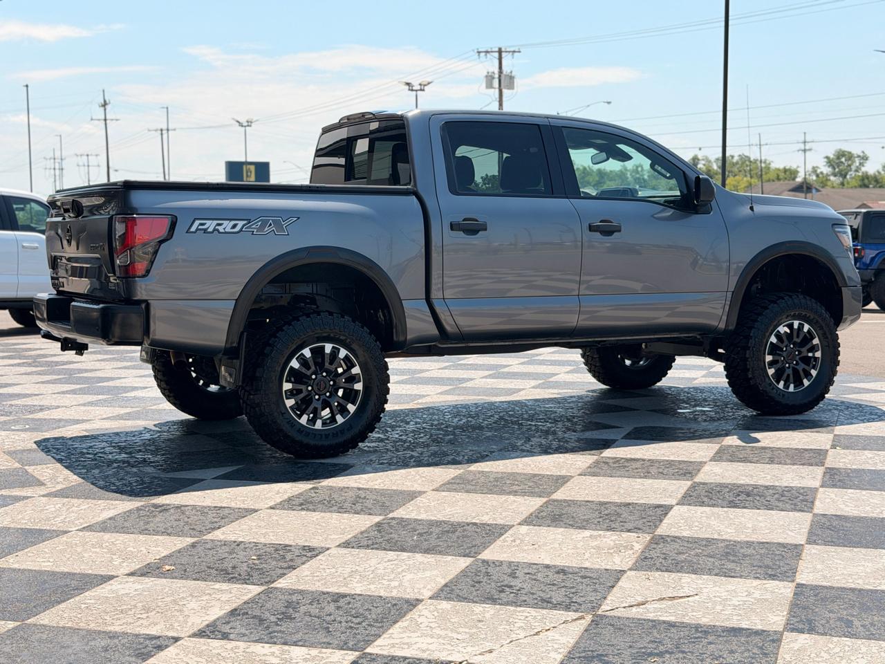 Nissan Titan Platinum Reserve Crew Cab 4WD 2021