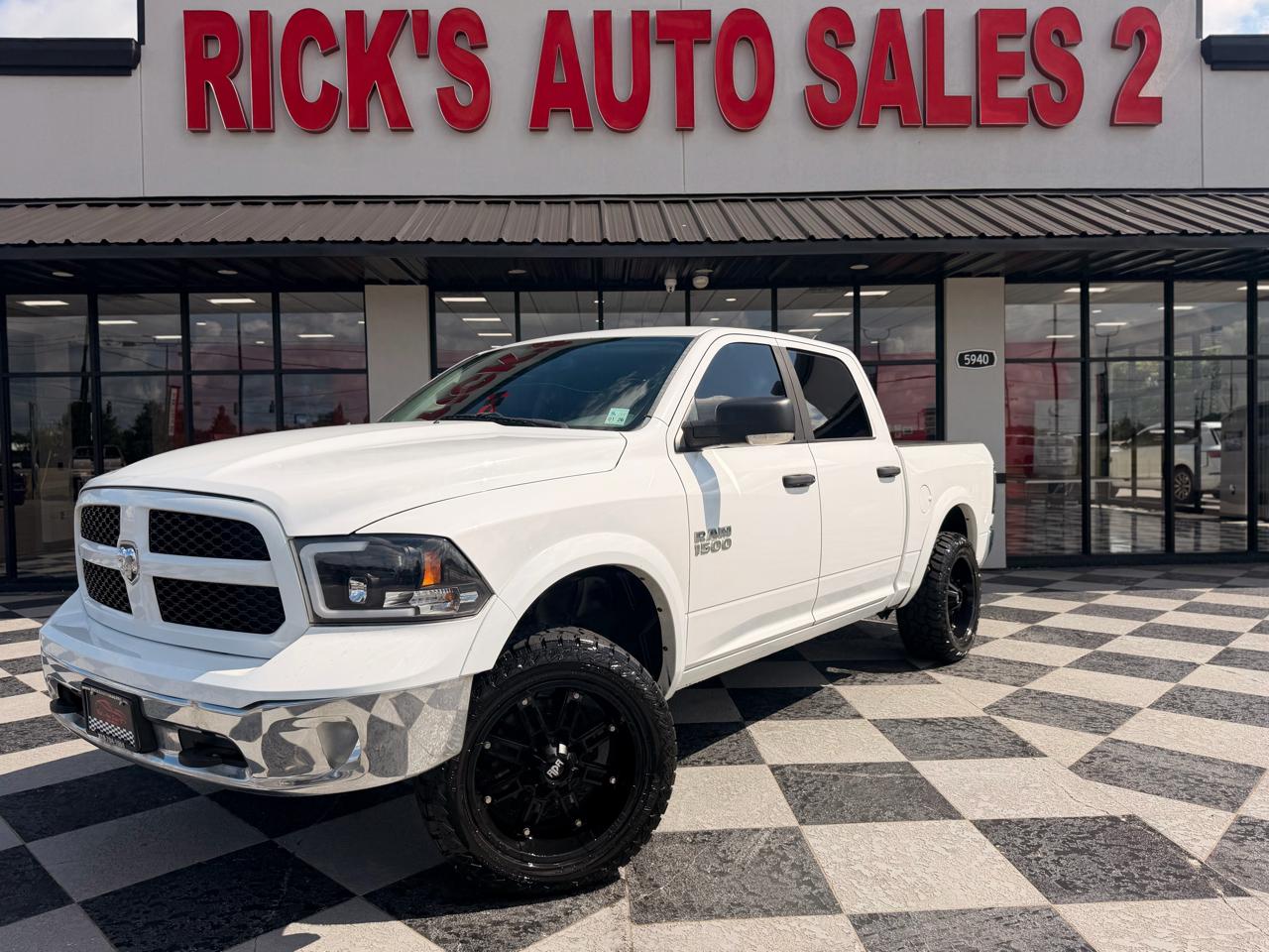RAM 1500 Outdoorsman 4x4 Crew Cab 5'7" Box 2015