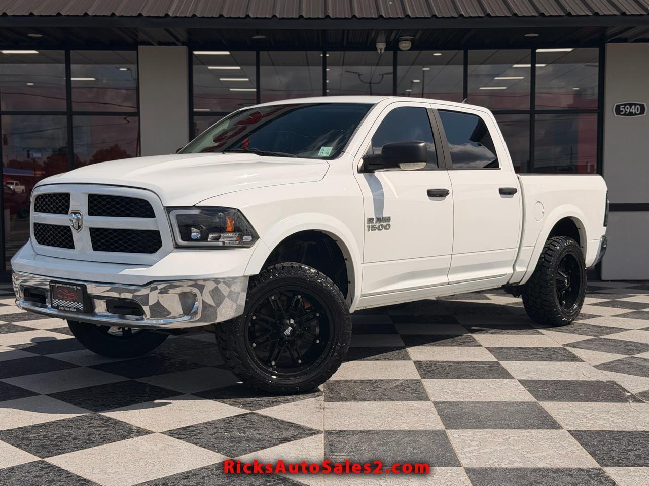 2015 RAM 1500 Outdoorsman 4x4 Crew Cab 5'7" Box