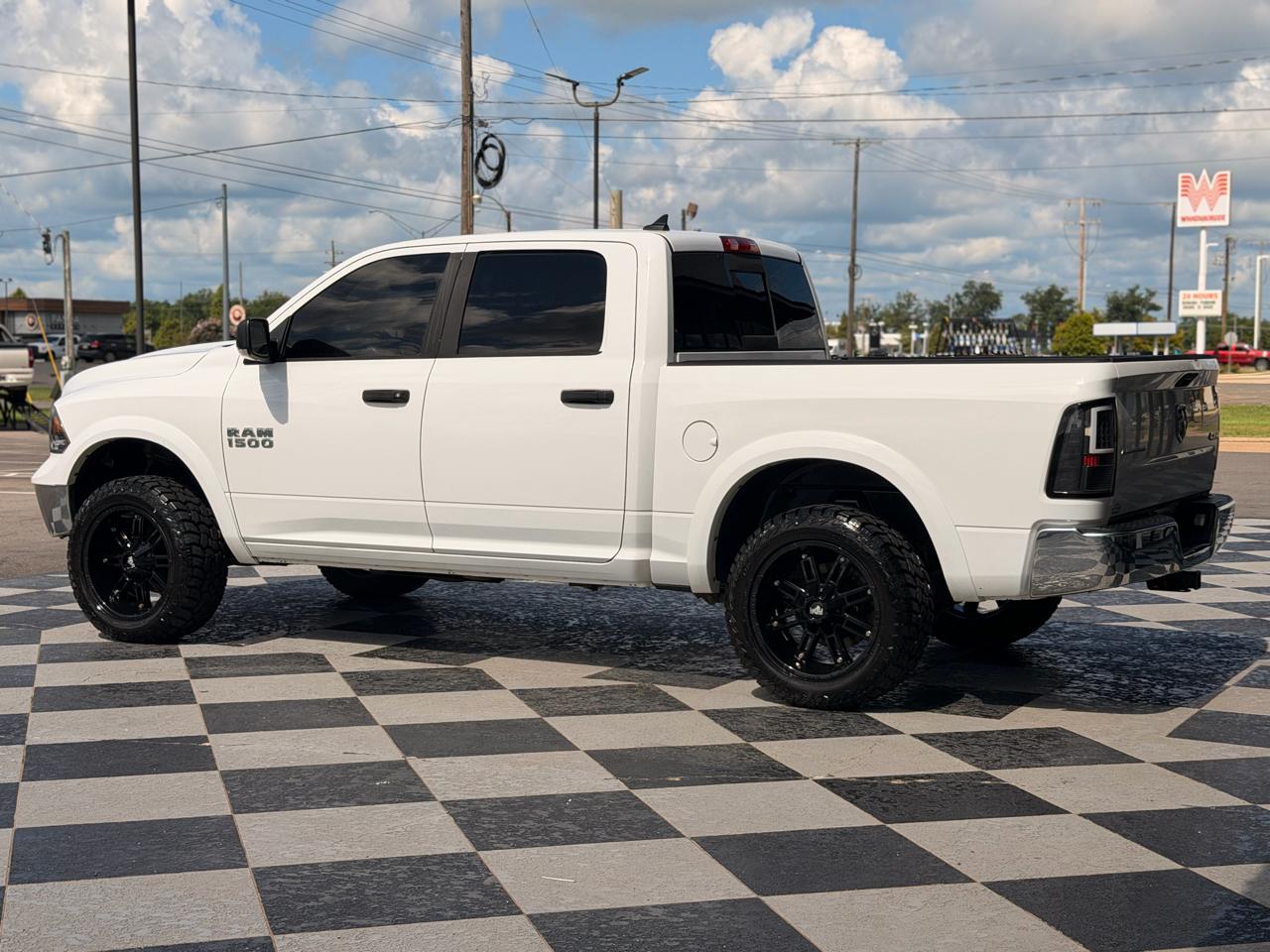 RAM 1500 Outdoorsman 4x4 Crew Cab 5'7" Box 2015