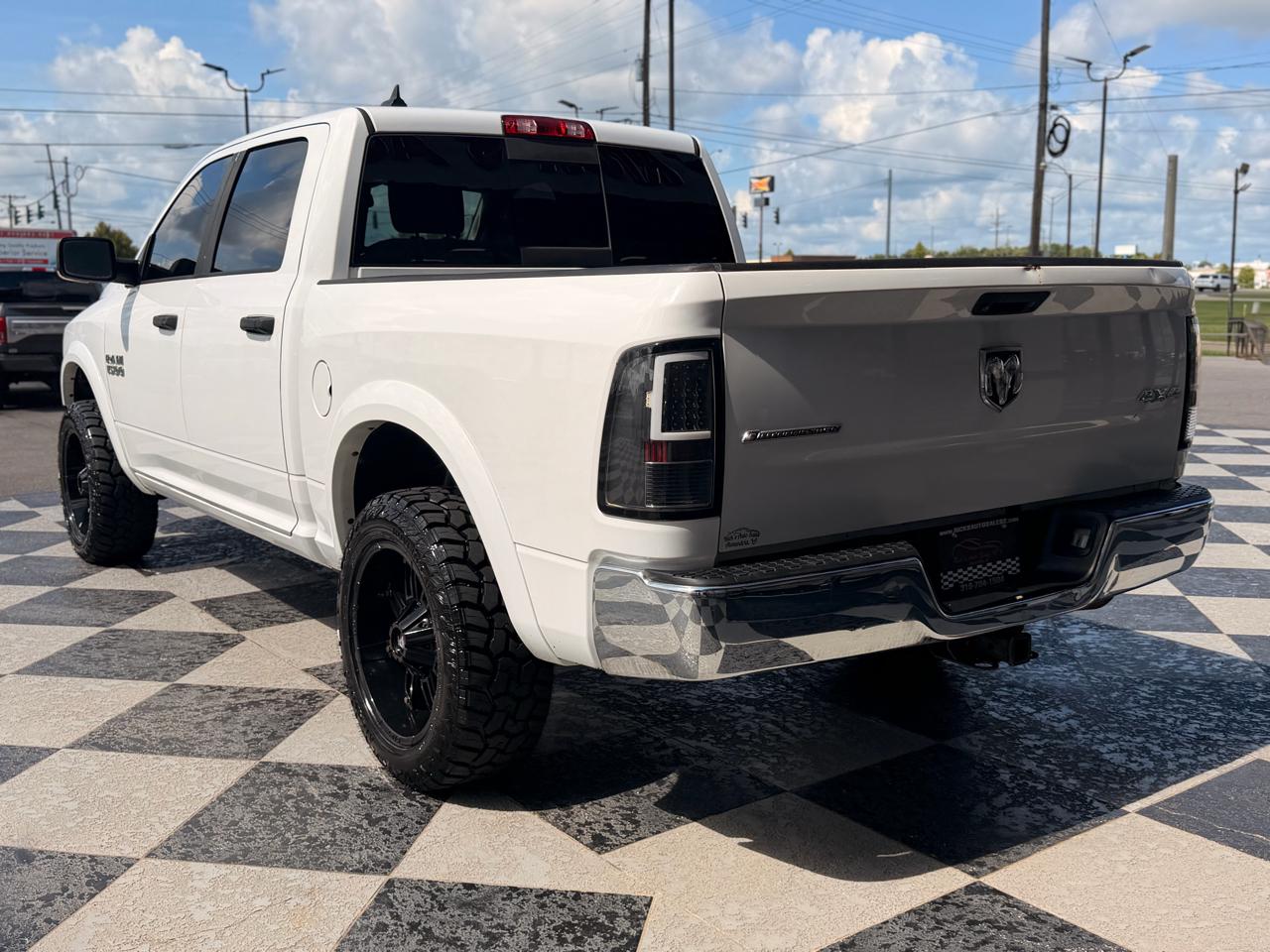 RAM 1500 Outdoorsman 4x4 Crew Cab 5'7" Box 2015