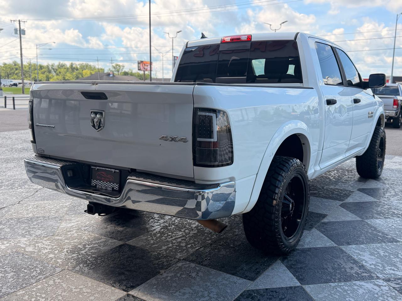 RAM 1500 Outdoorsman 4x4 Crew Cab 5'7" Box 2015
