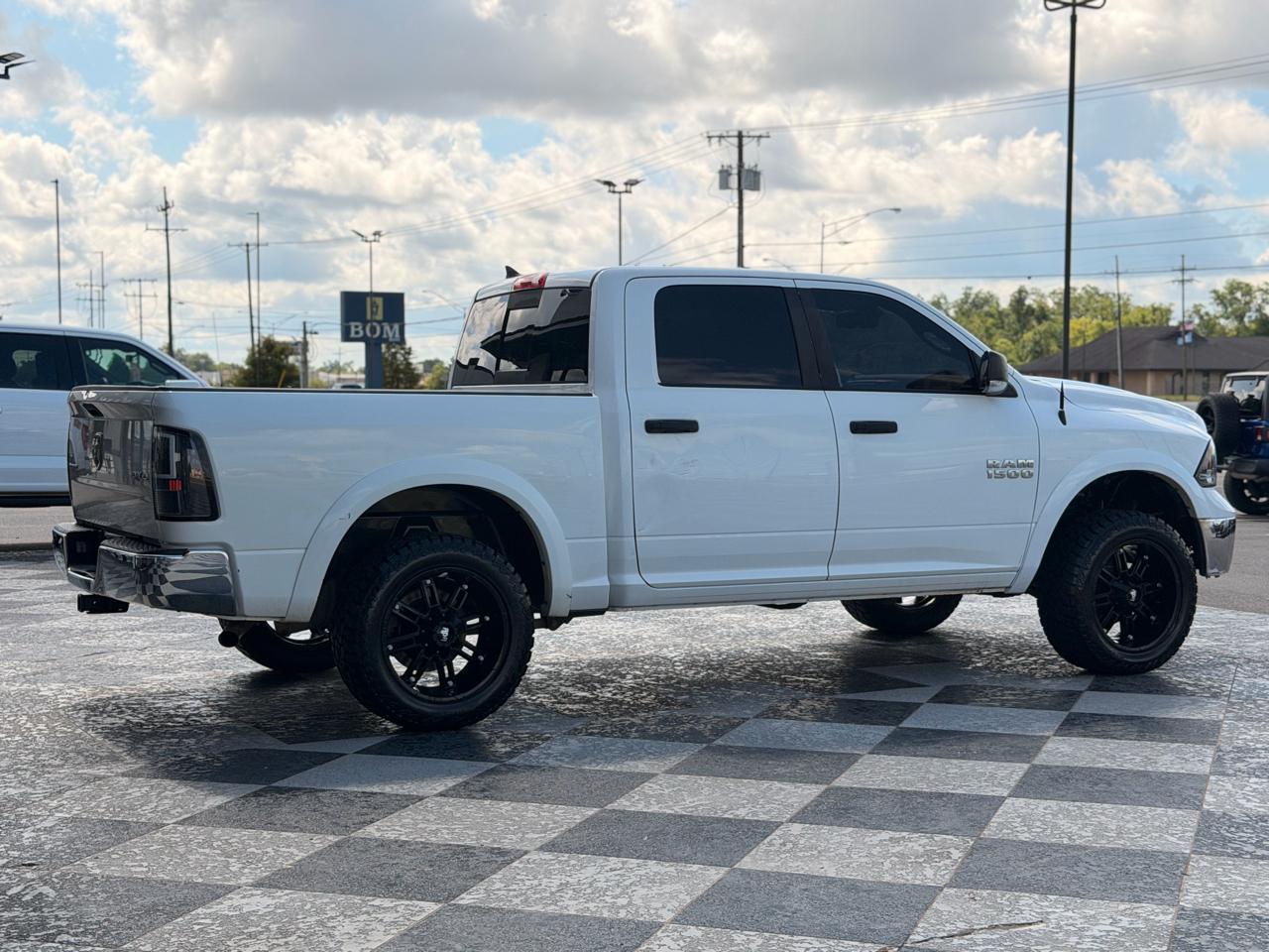 RAM 1500 Outdoorsman 4x4 Crew Cab 5'7" Box 2015