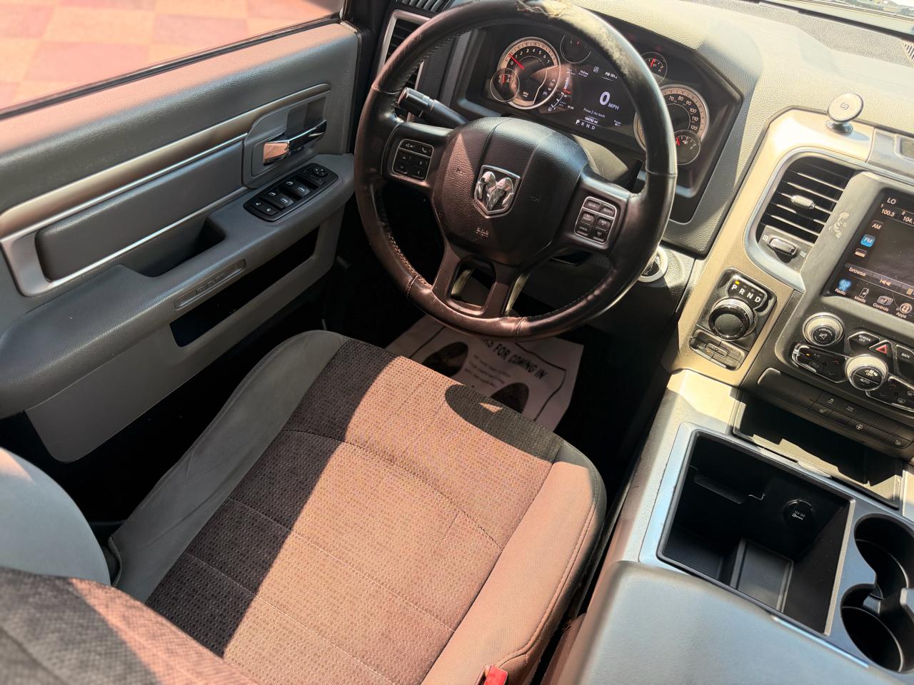 RAM 1500 Outdoorsman 4x4 Crew Cab 5'7" Box 2015