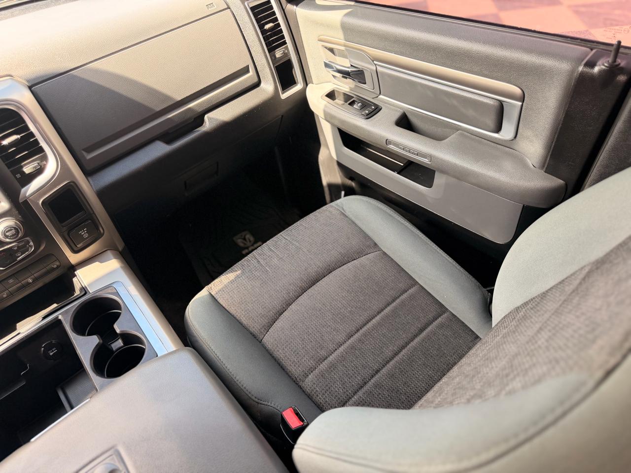 RAM 1500 Outdoorsman 4x4 Crew Cab 5'7" Box 2015
