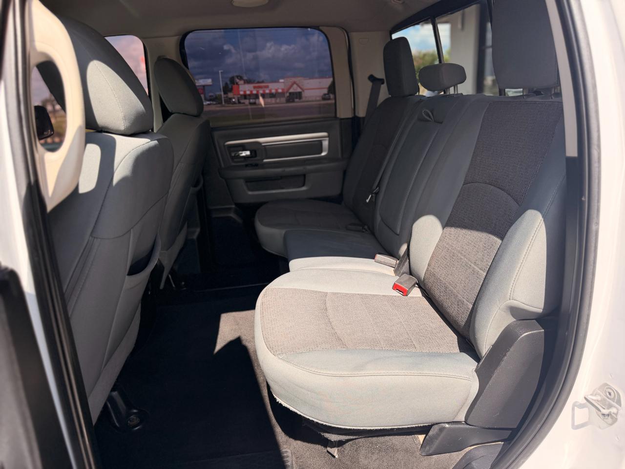 RAM 1500 Outdoorsman 4x4 Crew Cab 5'7" Box 2015