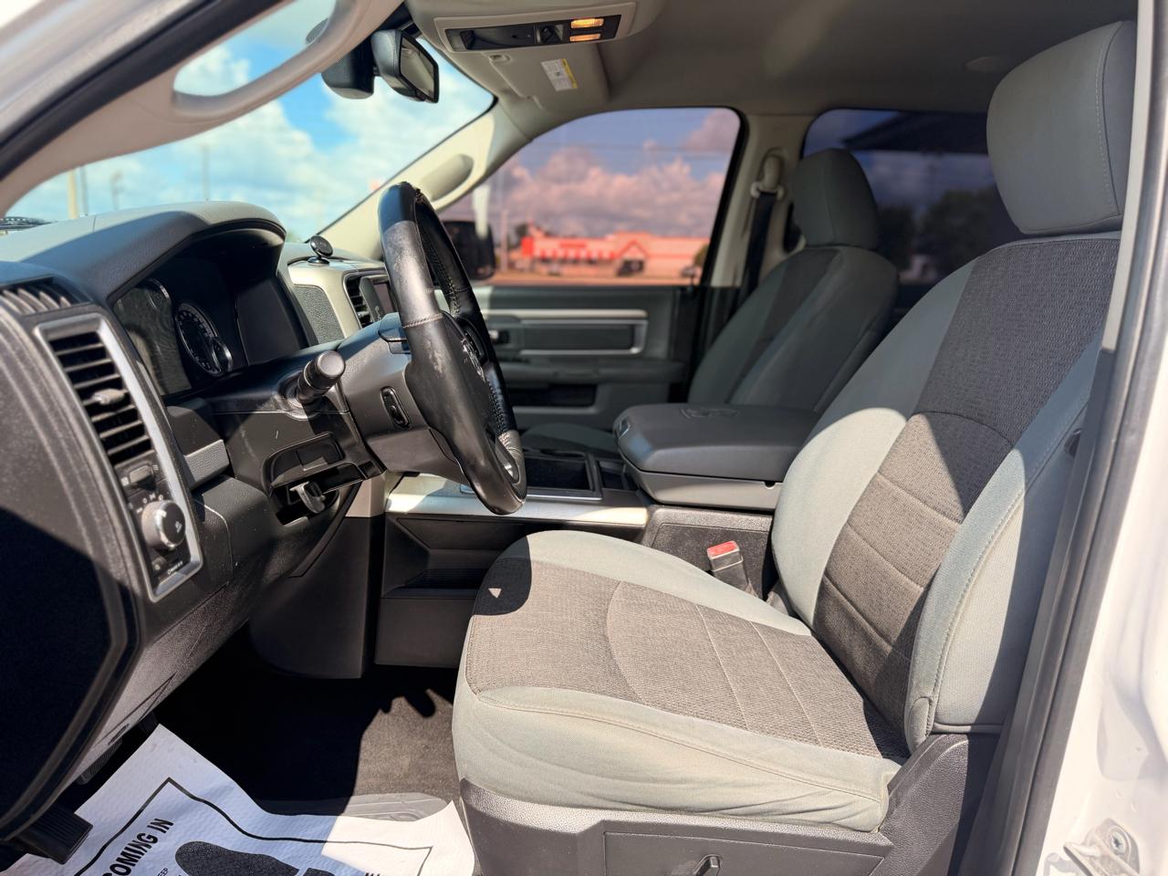 RAM 1500 Outdoorsman 4x4 Crew Cab 5'7" Box 2015
