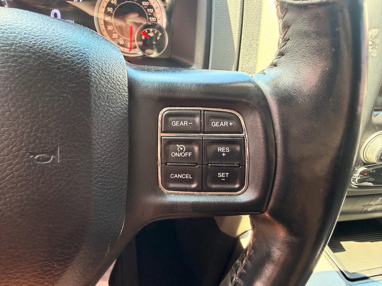 RAM 1500 Outdoorsman 4x4 Crew Cab 5'7" Box 2015