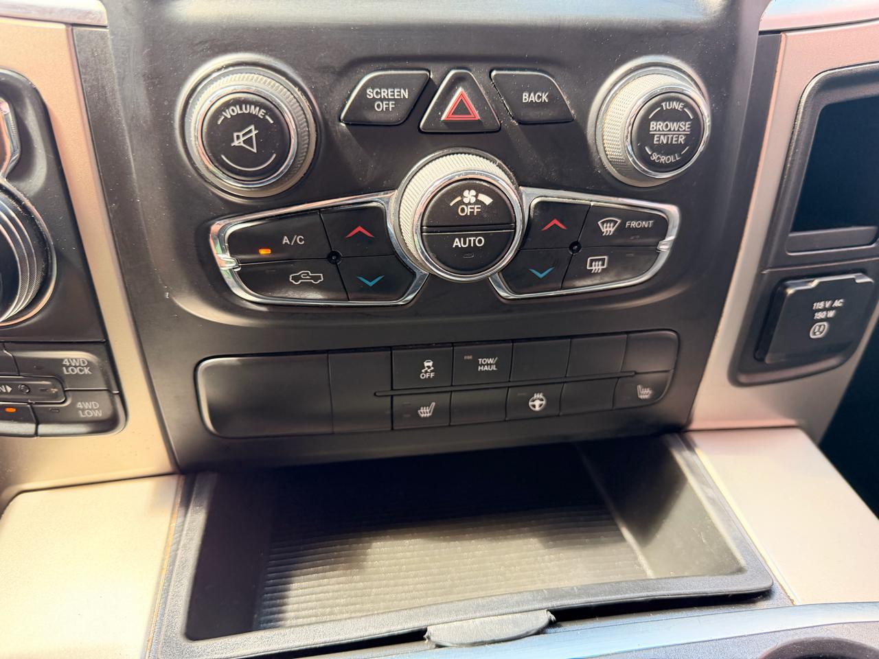 RAM 1500 Outdoorsman 4x4 Crew Cab 5'7" Box 2015
